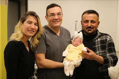 570 gram doğan "Asena Hatice" bebek ailesine kavuştu