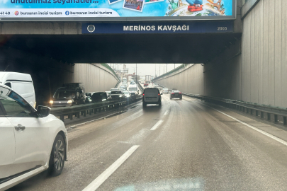 Bursa’da sağanak yağış trafiği felç etti