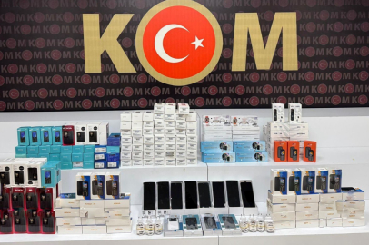 Ordu'da piyasa değeri yaklaşık 500 bin TL kaçak cep telefonu ele geçirildi