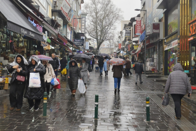 Şiddetli yağış Bursalılara zor anlar yaşattı 