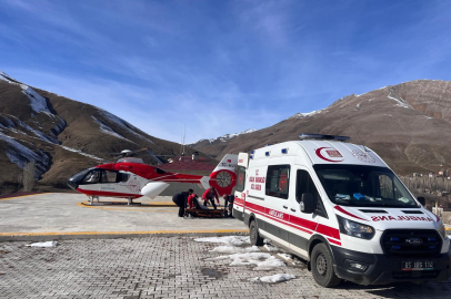 Van’da ambulans helikopter hamile kadın için havalandı