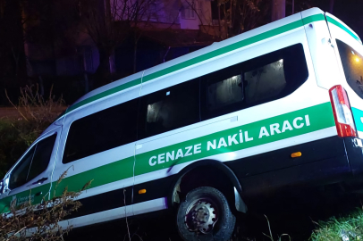 Samsun'da cenazeye giden minibüs sulama kanalına düştü: 10 yaralı