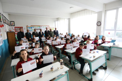 İnegöl'de tatil heyecanı, karnelerini protokolden aldılar