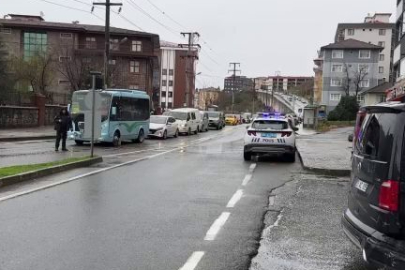 Rize'de hastane duvarına çarpan otomobilin sürücüsünün silahla yaralandığı belirlendi