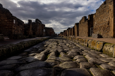 Pompei Antik Kenti'nde yürütülen kazılarda termal banyo keşfedildi