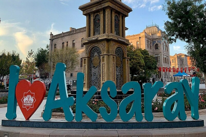 Aksaray’da yaşanan trafik kazaları MOBESE kameralarına yansıdı