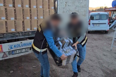 Polisin durdurduğu tırlardan  44 bin paket kaçak sigara ele geçirildi