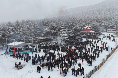 Keyfalan Yaylası'ndaki kış festivali renkli görüntülere sahne oldu