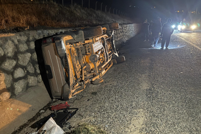 Kamyonet ile otomobilin çarpıştığı kazada can pazarı: 4 ağır yaralı