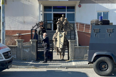 Babasının tüfek ile vurduğu küçük çocuk hayata tutunamadı