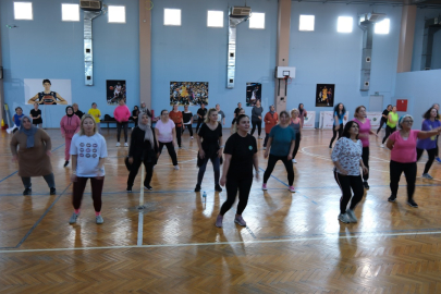 İzmir'de kadınlara ücretsiz zumba kursu