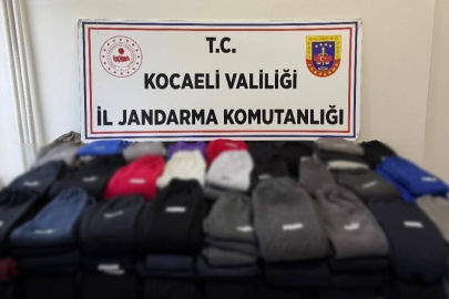 Kocaeli'de ünlü markaların kaçak kıyafetleri ele geçirildi