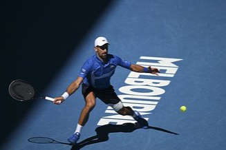 Avustralya Açık yarı finalinde Djokovic sakatlandı!