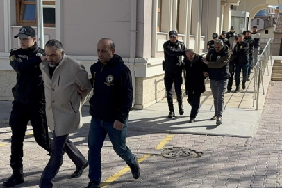 Konya'da binanın çökmesiyle ilgili yakalanan 6 şüpheli adliyede