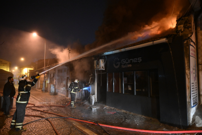 Edirne'de çıkan yangında çok sayıda iş yeri zarar gördü