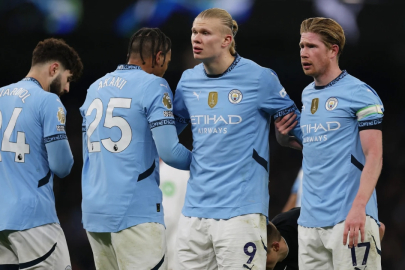 Manchester City, ilk yarısında ecel terleri döktüğü maçta Şampiyonlar Ligi’ne tutundu!