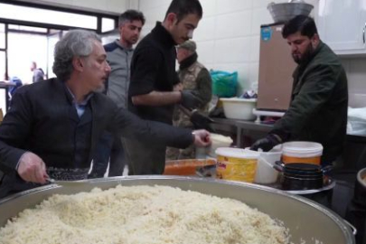 Irak'ın Süleymaniye kentindeki tarihi camide 2 asırdan bu yana ihtiyaç sahiplerine iftar veriliyor